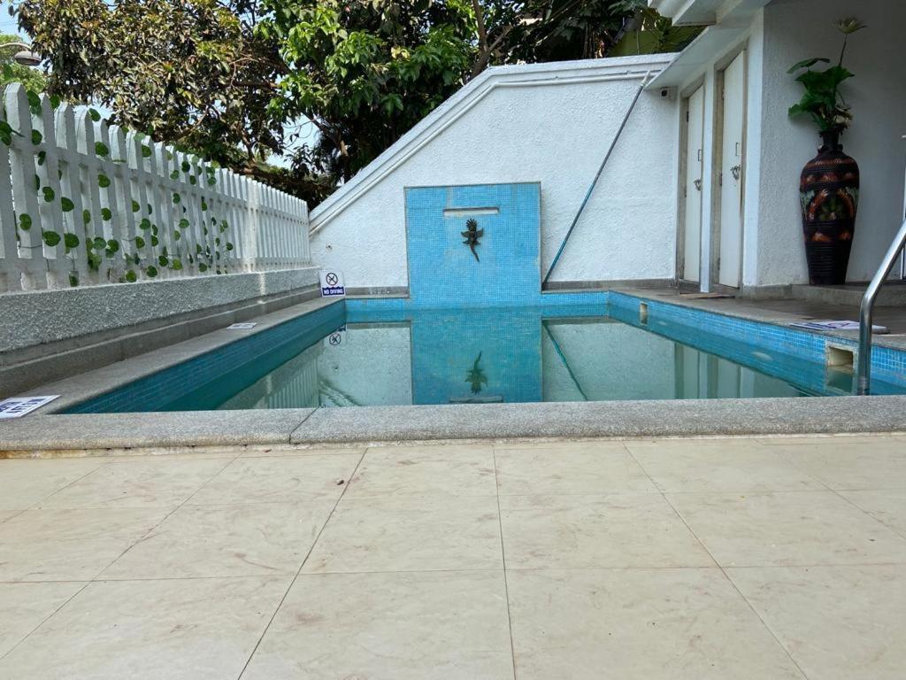 Beach Paradise Miramar Goa Панаджи Екстериор снимка